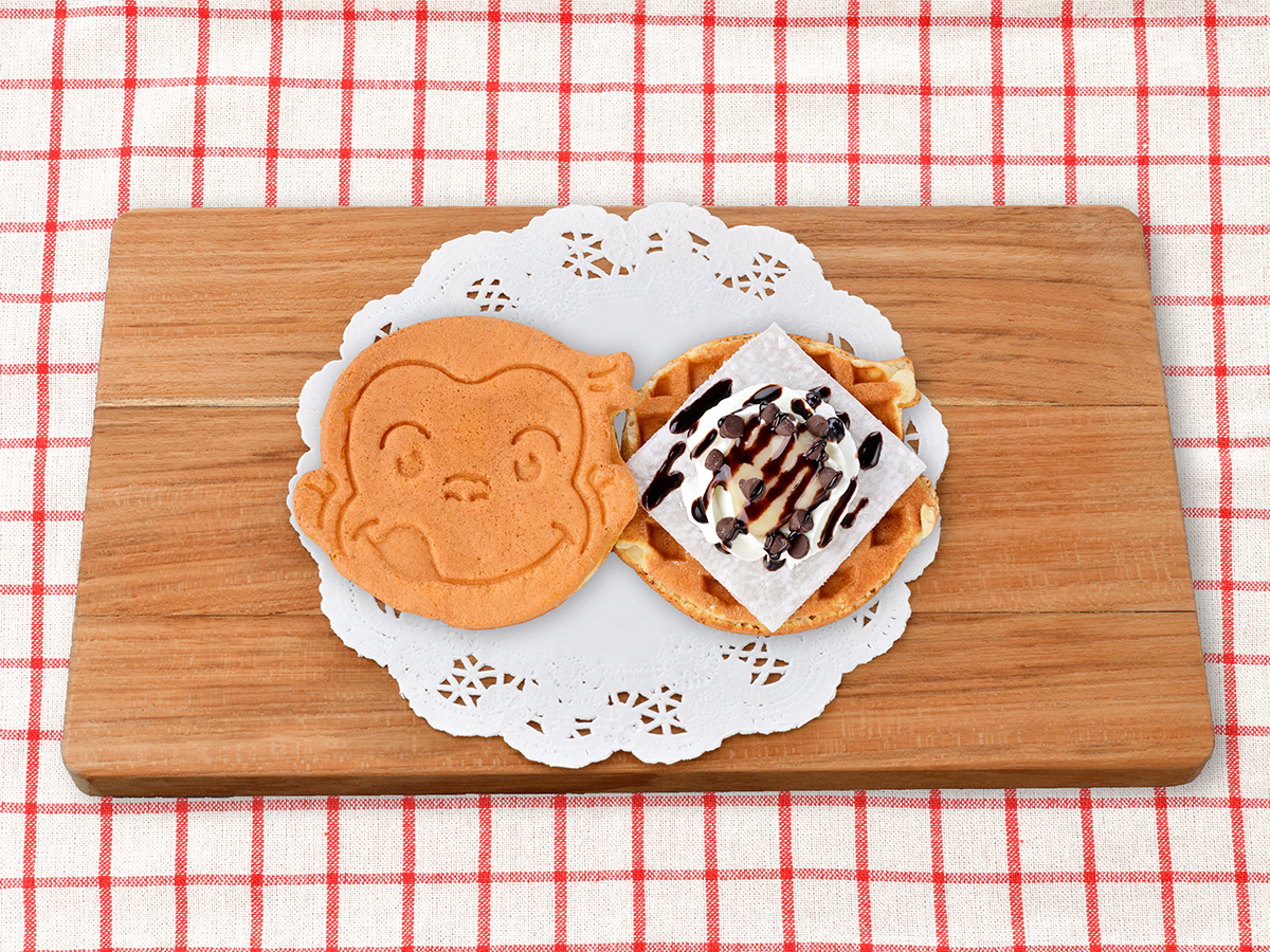 にっこりジョージのお顔のワッフル チョコバナナ